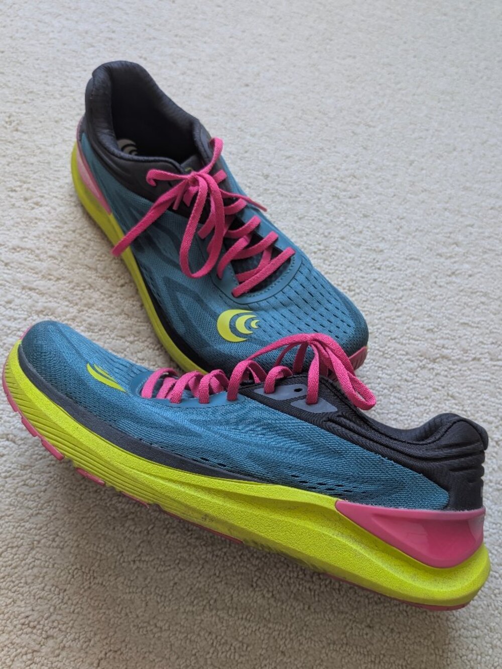 Topo Athletic Women's 11 Ultrafly 3 Running Shoes Emerald Fuchsia Trail Low Drop
